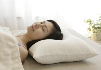 頸椎病患者需要一個(gè)好枕頭